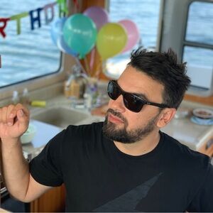 Meet your Posher, Mitchell